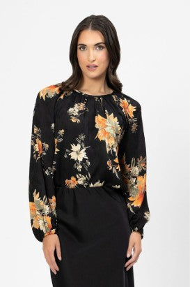 Seeking Lola United Top