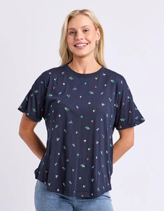 Elm Festive Market Tee